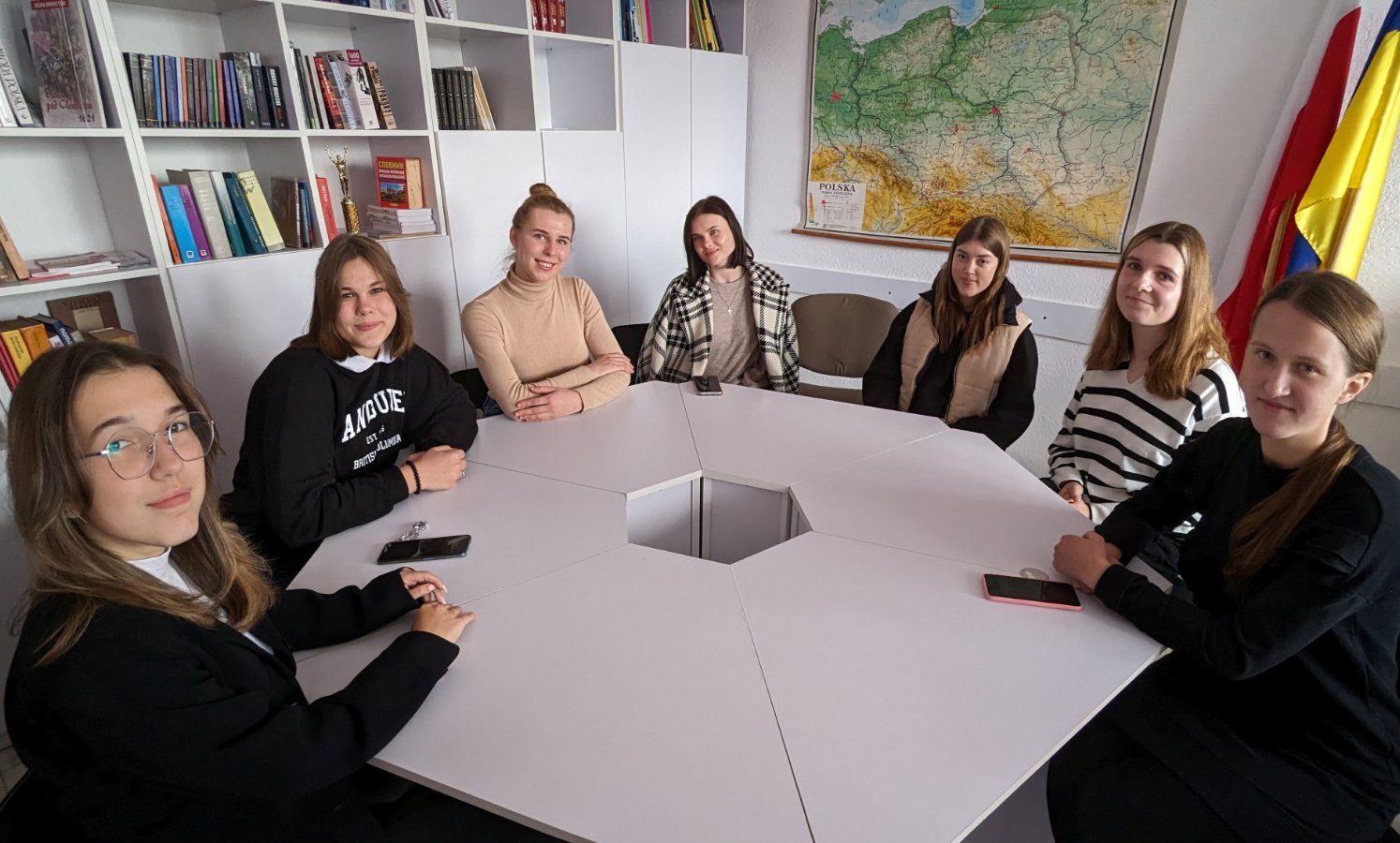 Студенти-полоністи ВНУ під час відвідин українсько-польського освітньо-культурного хабу у ТНПУ